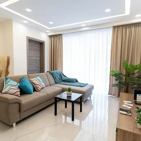 Luxury 3Br In Marsascala With Balcony & Private Yard Apartment Marsaskala Exterior photo