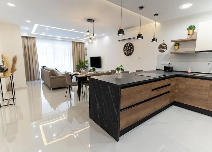 Luxury 3Br In Marsascala With Balcony & Private Yard