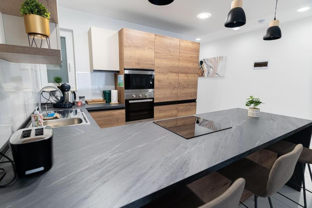 Luxury 3br In Marsascala With Balcony & Private Yard