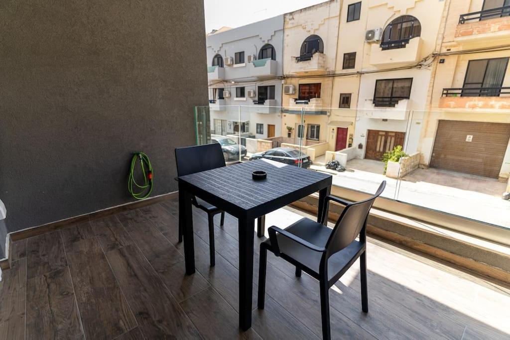 Luxury 3br In Marsascala With Balcony & Private Yard