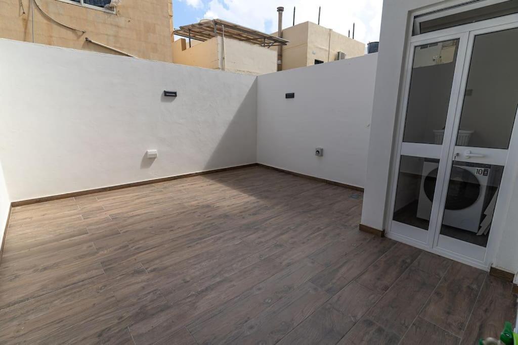 Appartement Luxury 3br In Marsascala With Balcony & Private Yard Marsaskala